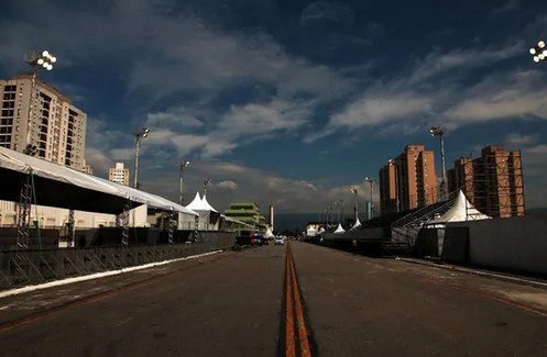 Passarela do Samba de Santos entra na reta final de montagem