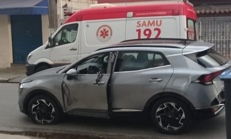 Empresário sofre tentativa de roubo e tem carro alvejado por bandidos