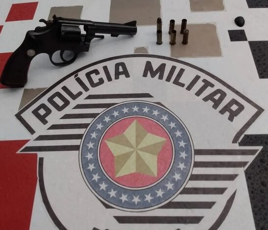 Homem é preso atirar contra pessoas em um bar de Ilhabela