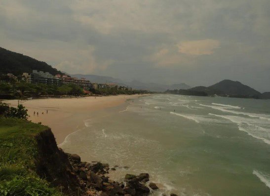 Turista de Minas Gerais morre afogado em praia de Ubatuba
