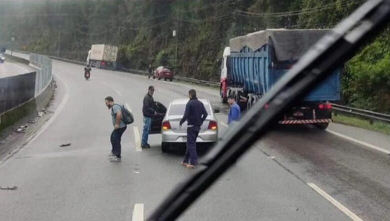 Acidente em Rodovia é causado por derramamento de óleo