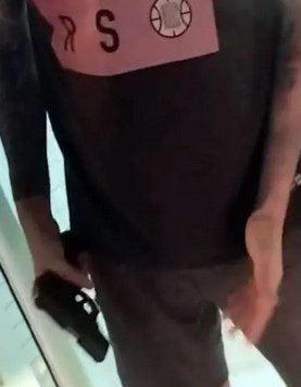 Cliente que ameaçou motoboy em Santos apreende simulacro