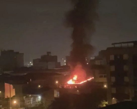 Triplex luxuoso pega fogo em Santos