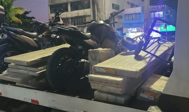 Móveis avaliados em R$ 20 mil são recuperados e adolescente é apreendido
