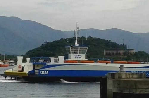 Balsa reformada é entregue para a travessia Santos-Guarujá