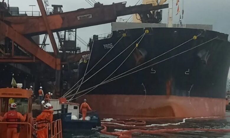 Falha em abastecimento de Navio resulta em 200 litros de combustível derramado no mar