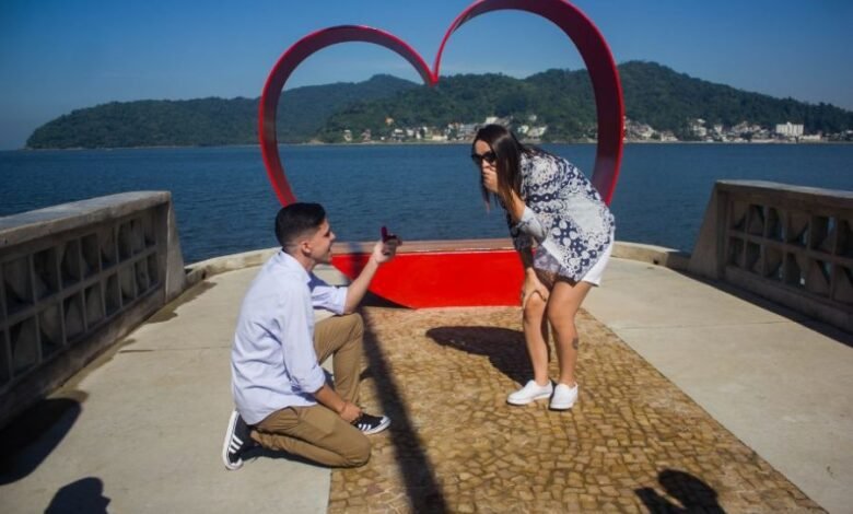 Píer de São Vicente é inaugurado com direito a pedido de casamento