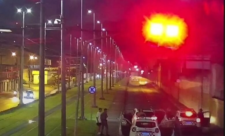 Dupla é presa por assalto à mão armada em São Vicente