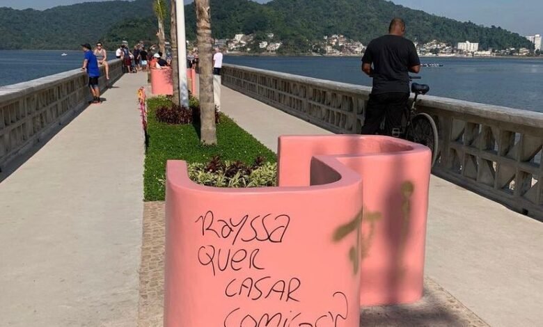 Pier dos Apaixonados em São Vicente é vandalizado