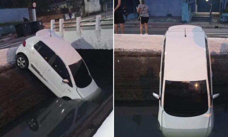 Motorista perde controle do carro e acaba dentro de canal