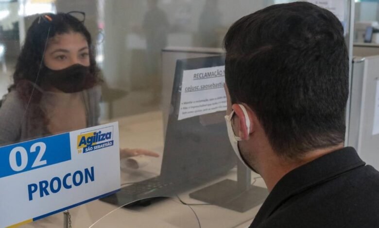 uma pessoa entrou em contato por e-mail se passando por colaborador do Procon e fez falsa notificação à empresa, solicitando pagamento por suposta infração por desrespeito a relação de consumo