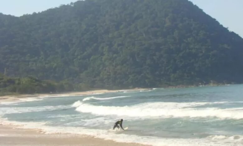Corpo de turista que desapareceu no mar em Guarujá é encontrado