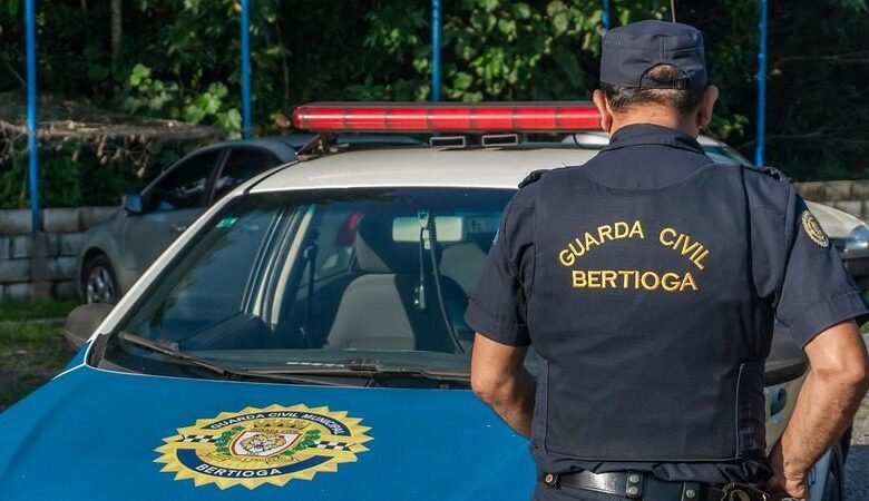 Casal é detido pela GCM de Bertioga ao furtar fios