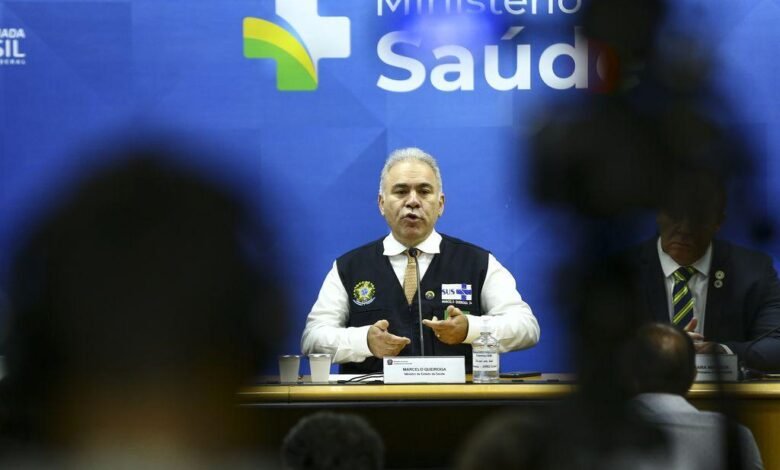Ministro Marcelo Queiroga assina portaria que encerra emergência da Covid-19