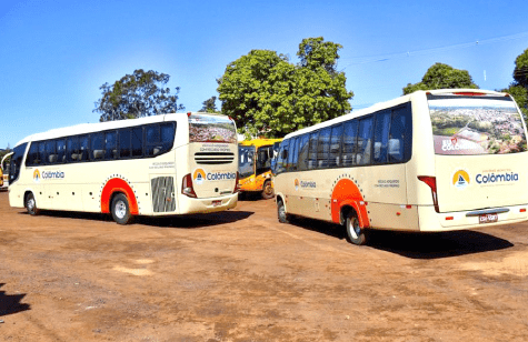 Novos ônibus são entregues para o transporte de estudantes e pacientes