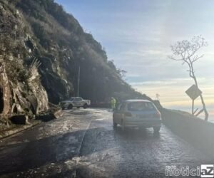 Devido ao frio extremo, Estrada congela e Polícia é chamada