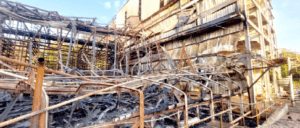 Incêndio de grandes proporções atinge fábrica desativada