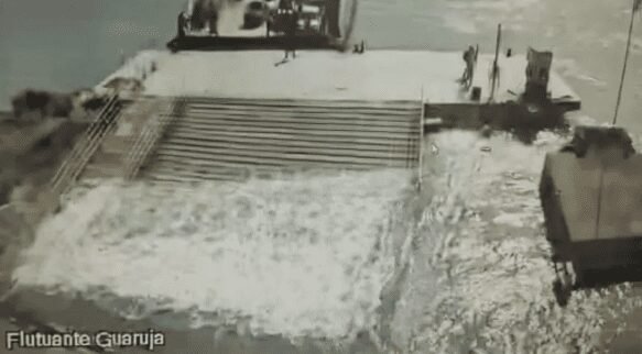 VÍDEO - Flutuante de balsa de travessia do Litoral se rompe e suspende serviço