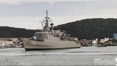 fragata perde controle