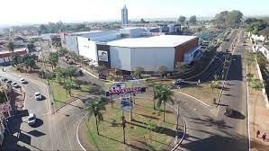 Cores, flores e estilos invadem a Primavera do North Shopping Barretos