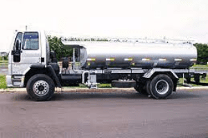 Ladrões sequestram caminhoneiro e roubam 330 mil em gasolina