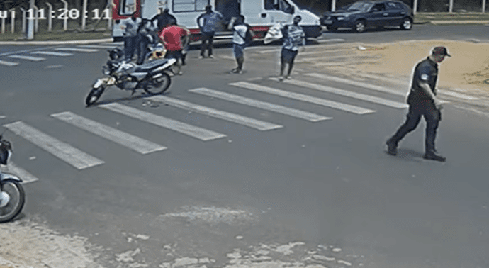 Um acidente que por pouco não termina em tragédia, envolveu duas motos, no Bairro Vida Nova em Olímpia. O caso aconteceu nesta quinta (27).