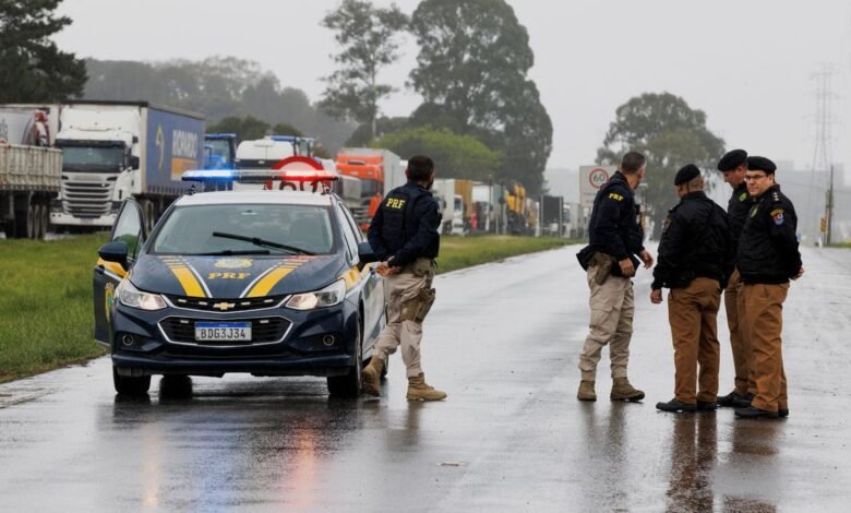 Bloqueios nas rodovias continuam em 17 estados