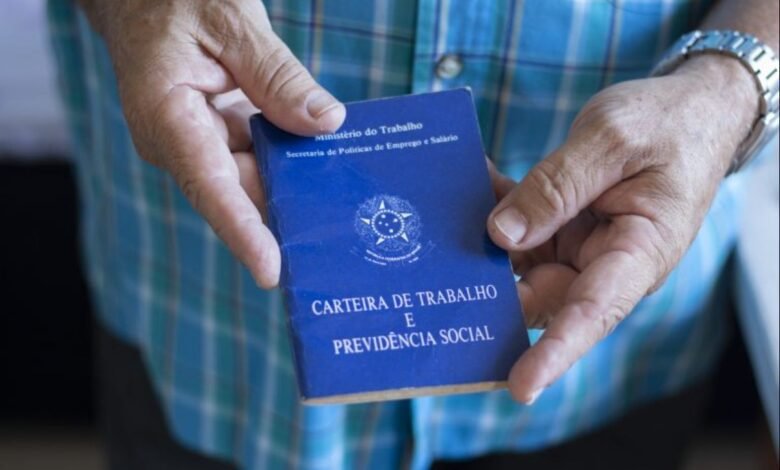 Confira dezenas de oportunidades de emprego