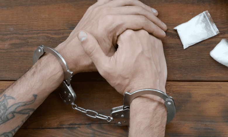 Polícia prende jovem de 18 anos por tráfico de drogas