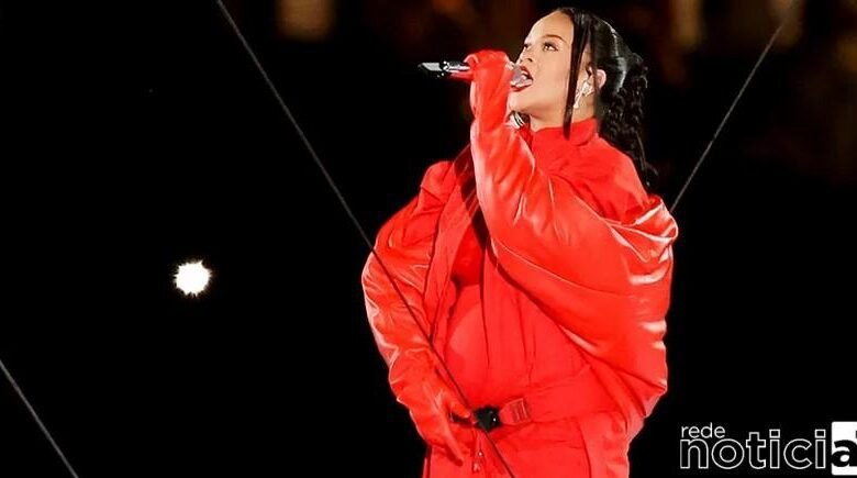 Rihanna arrasa no Super Bowl e confirma nova gravidez