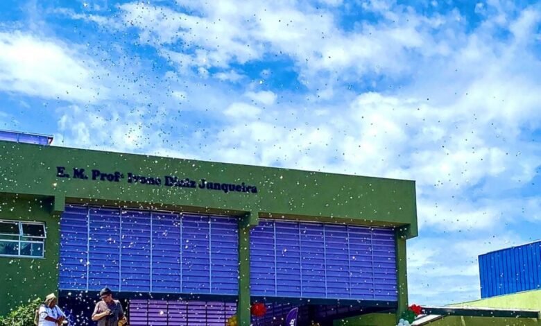 Prefeitura inaugura escola municipal no Bairro Vida Nova