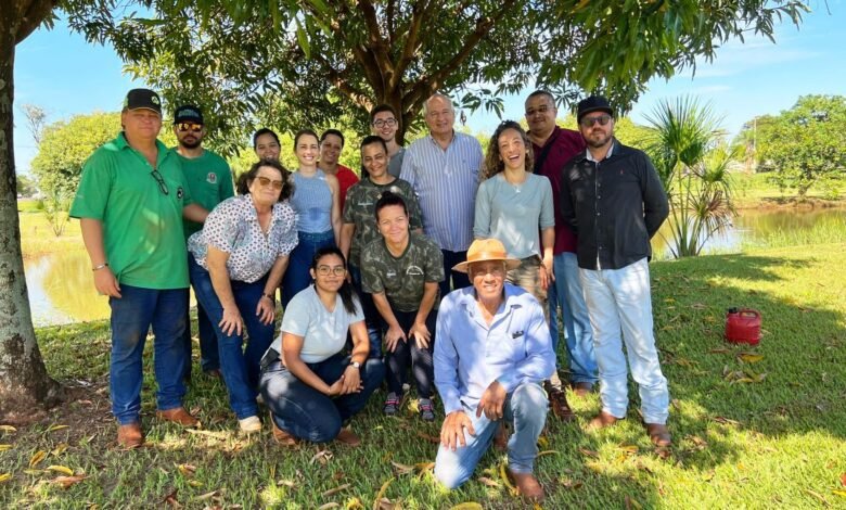 Alunos da Escola Vera Vitali, APAE e do Instituto "Meninos de Ouro" plantam juntos 200 mudas no Parque Maracá