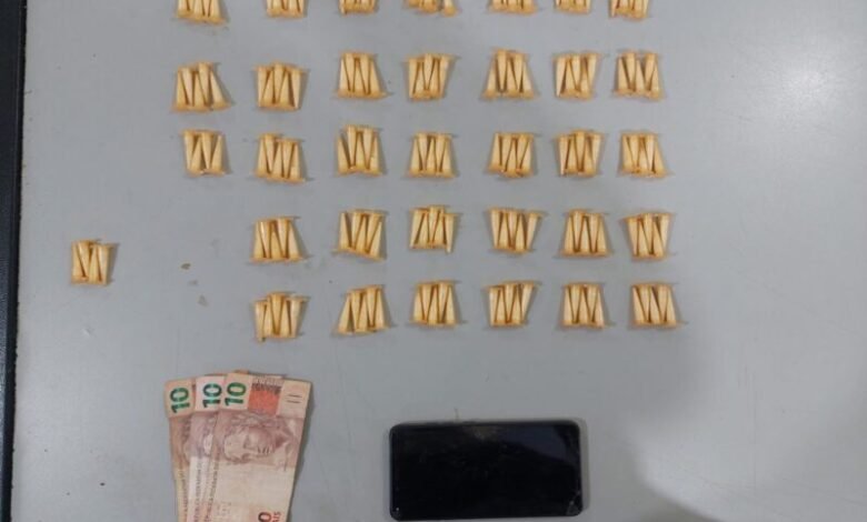 Jovem é detido por tráfico de drogas após abordagem da Polícia