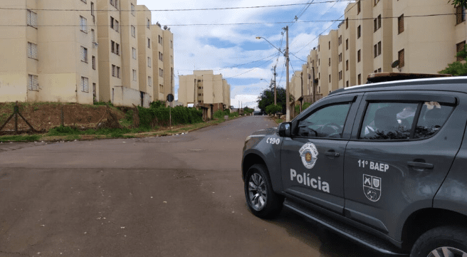 PM detém sujeito procurado pela Justiça por roubo