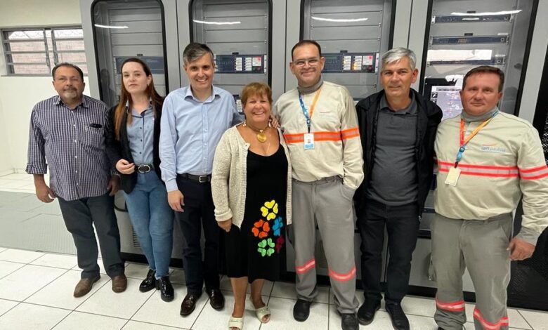 Em evento de inauguração, realizado hoje (30), estiveram presentes a vice-prefeita de Bebedouro, Sebastiana Tavares, o vice-presidente da Câmara, Paulo Bianchini, o diretor-presidente da CPFL Paulista, Roberto Sartori, membros da equipe da CPFL e demais autoridades municipais