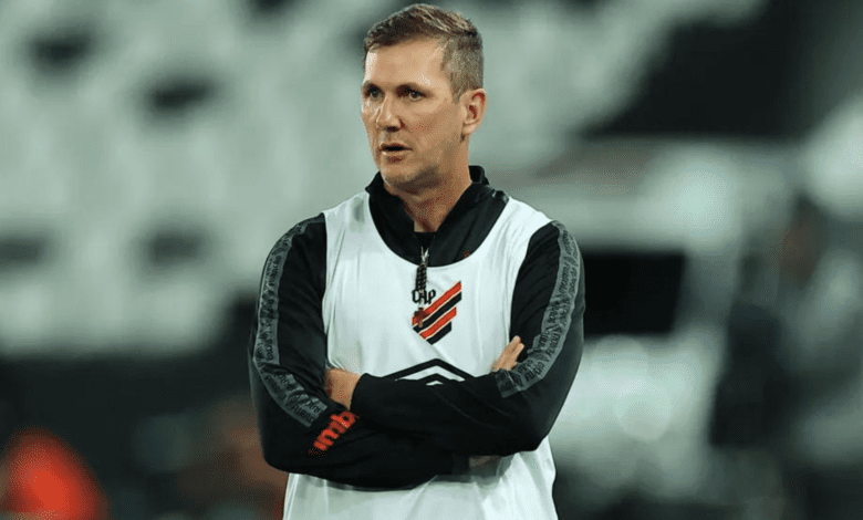 Paulo Turra é o novo técnico do Santos