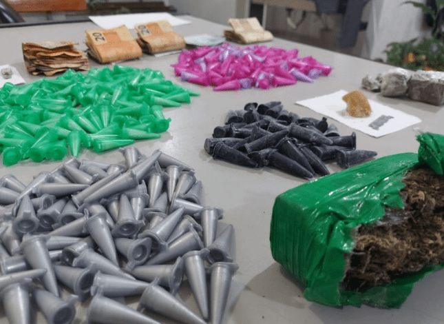 Polícia Militar detém três suspeitos e apreende entorpecentes