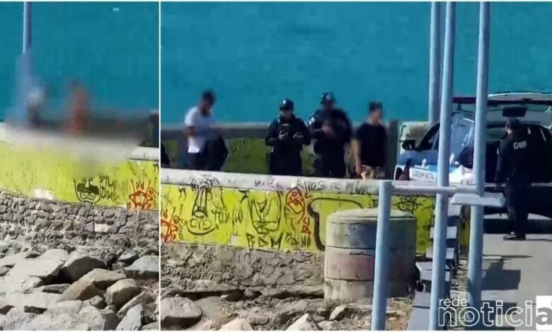 VÍDEO - Casal de homens é preso após serem flagrados fazendo sexo